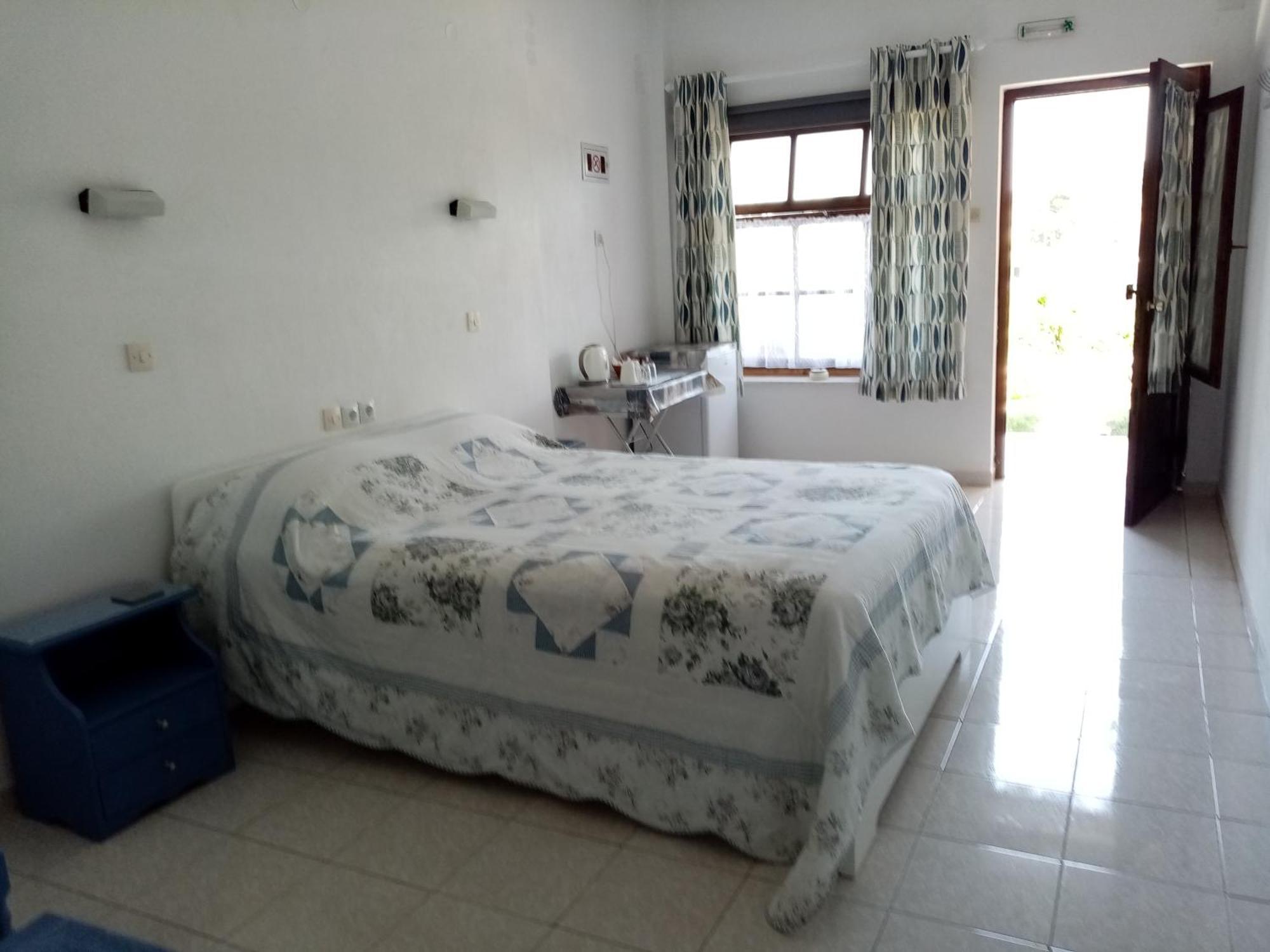 Dawn'S Rooms Patitírion Exterior photo